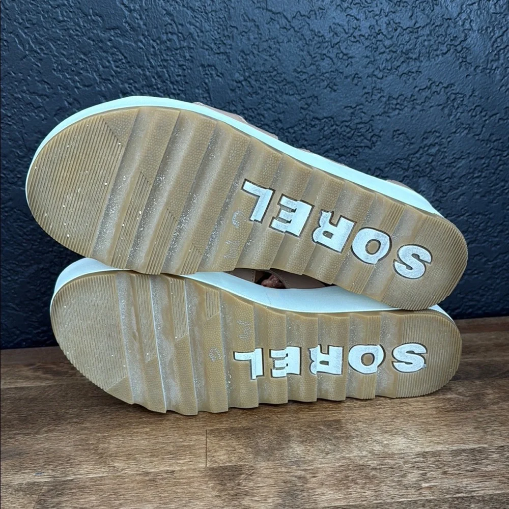 Sorel Women's Tan and Pink Wedge Sandals Size 8.5 - Picture 9 of 10